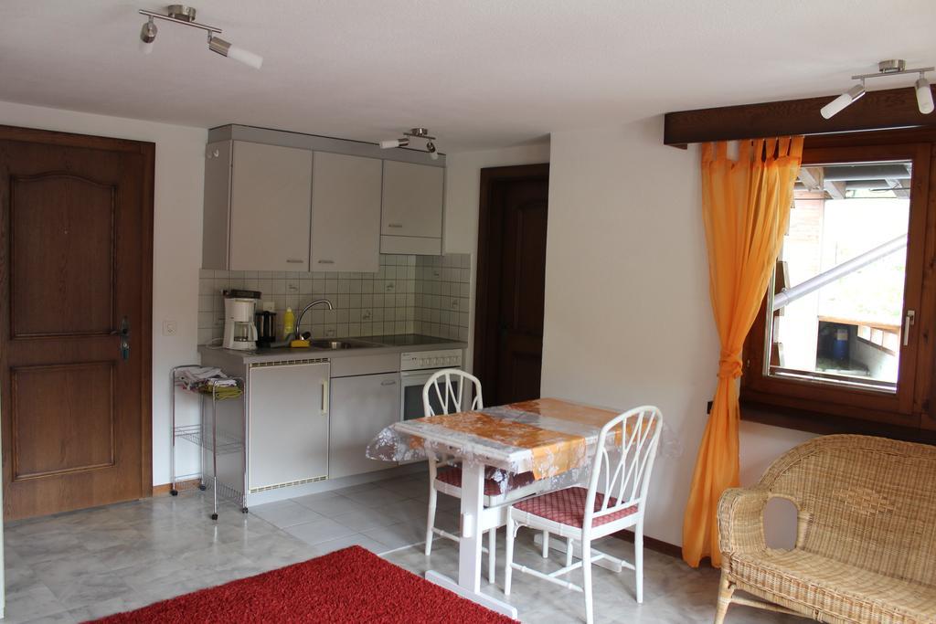 Ferienwohnung Silberdistel, Saastalstrasse 178 ภายนอก รูปภาพ